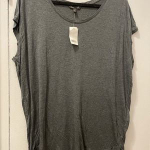 Long short sleeve gray T-shirt